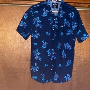 Hollister XL Navy Blue Rose Print Short Sleeve Button Down